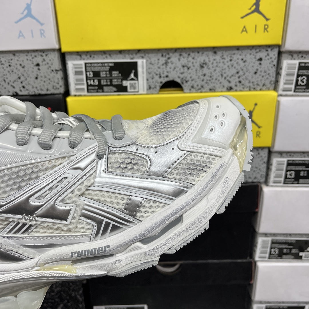 Balenciaga BLCG Runner 7.0 - Image 4