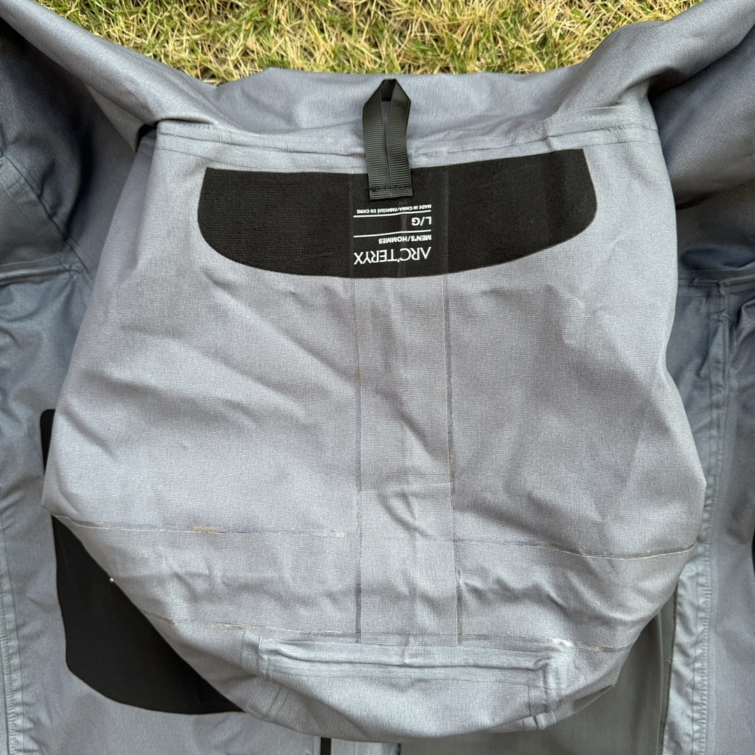 Arc'teryx Alpha Jacket 7 Gen (Black SV) - Image 9