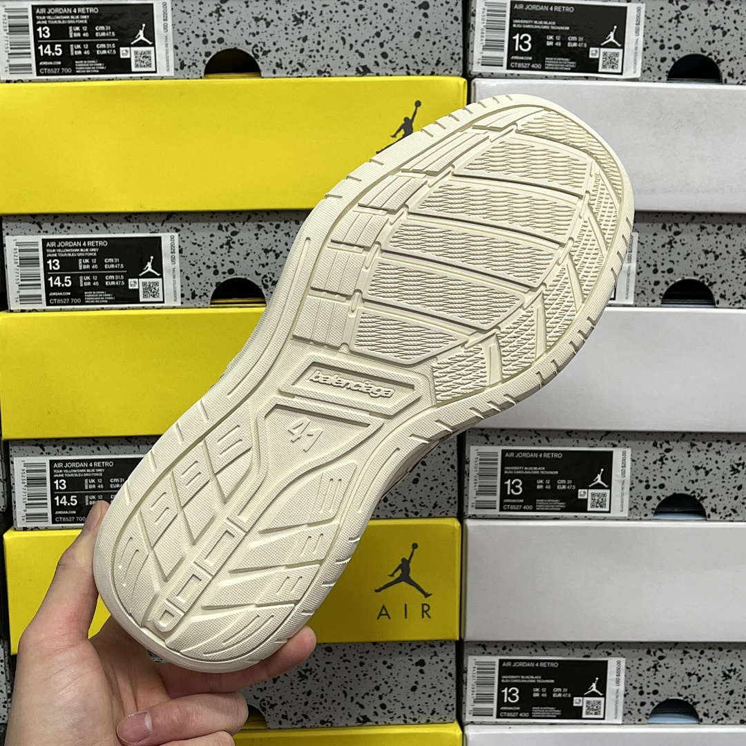 Balenciaga Hamptons Sneakers - Image 6