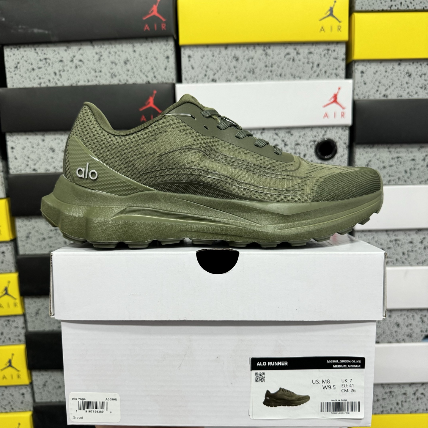 Alo Yoga Rnner A0590U_GREEN (OLIVE) - Image 11