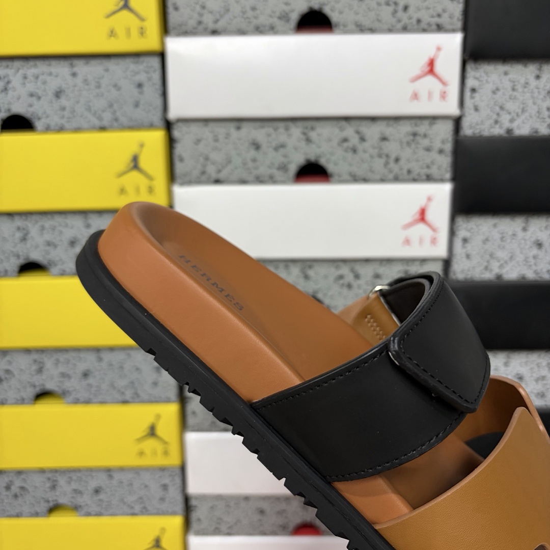 Hermes Chypre Sandal Khaki Black / Leather - Image 3