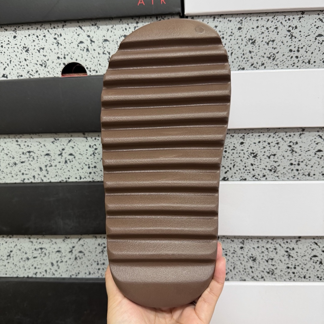 Adidas Slide/Foam Runner - Image 93