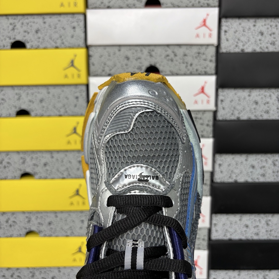 Balenciaga Runner 7.5 - Image 2