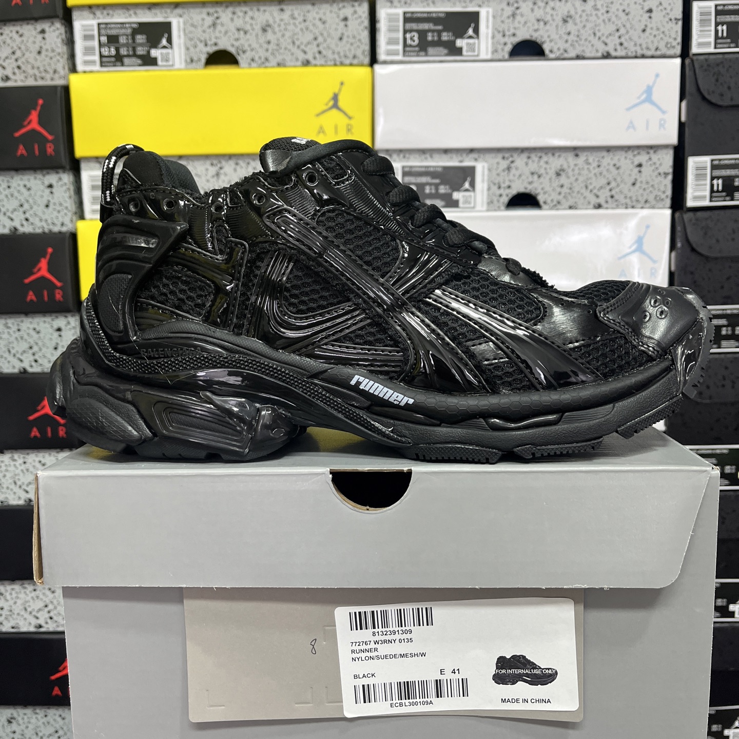 Balenciaga BLCG Runner 7.5 - Image 11