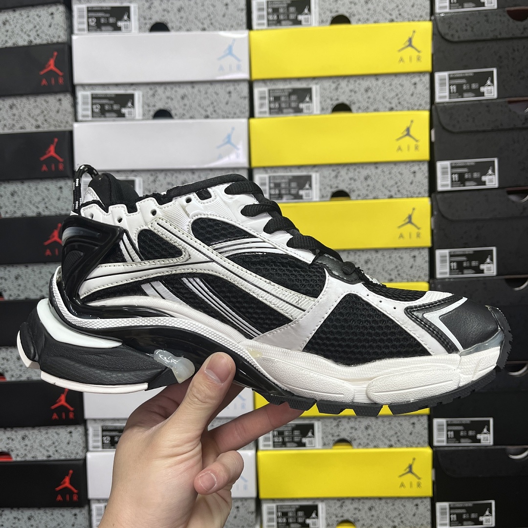 Balenciaga BLCG Runner 7.5 - Image 5