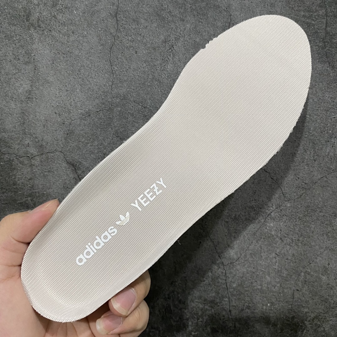 Adidas Yeezy - Image 10
