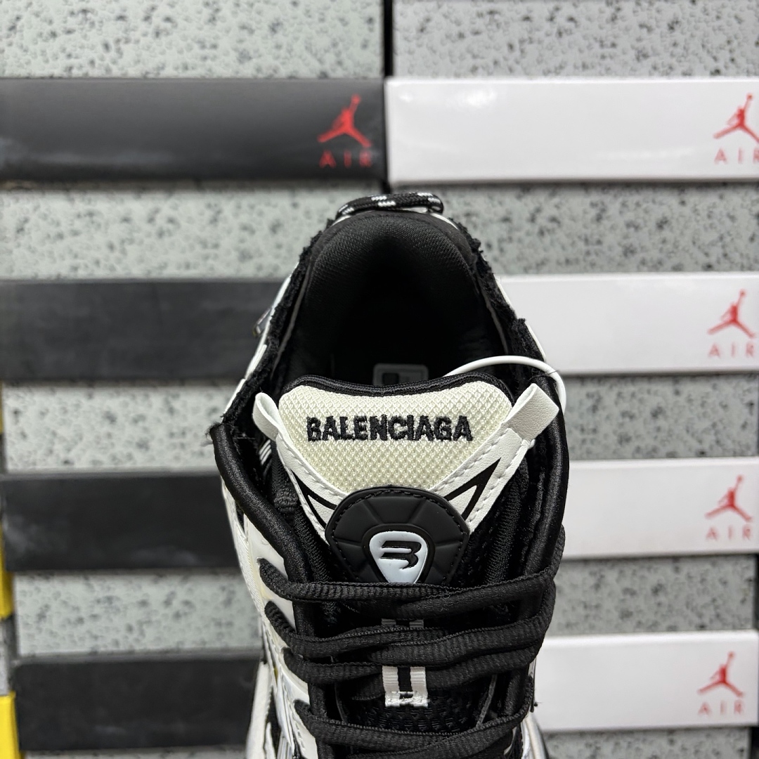 Balenciaga Runner LED 7 Gen - Image 9