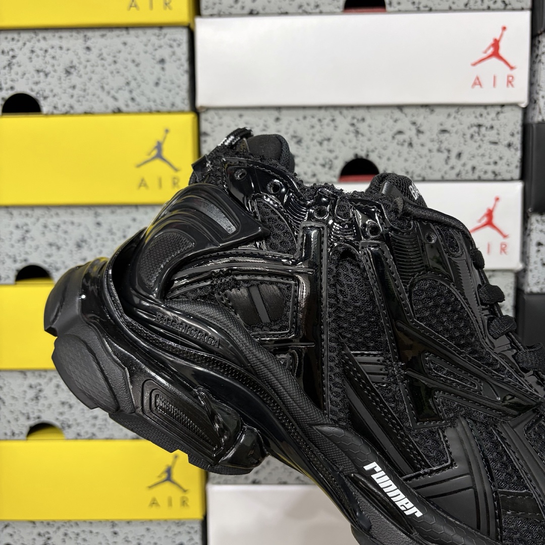 Balenciaga BLCG Runner Black 7.0 - Image 8