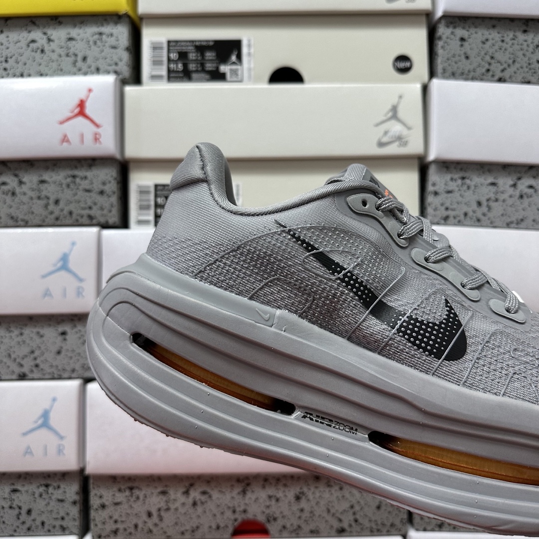 Nike Vomero Premium HQ2050-755 - Image 4
