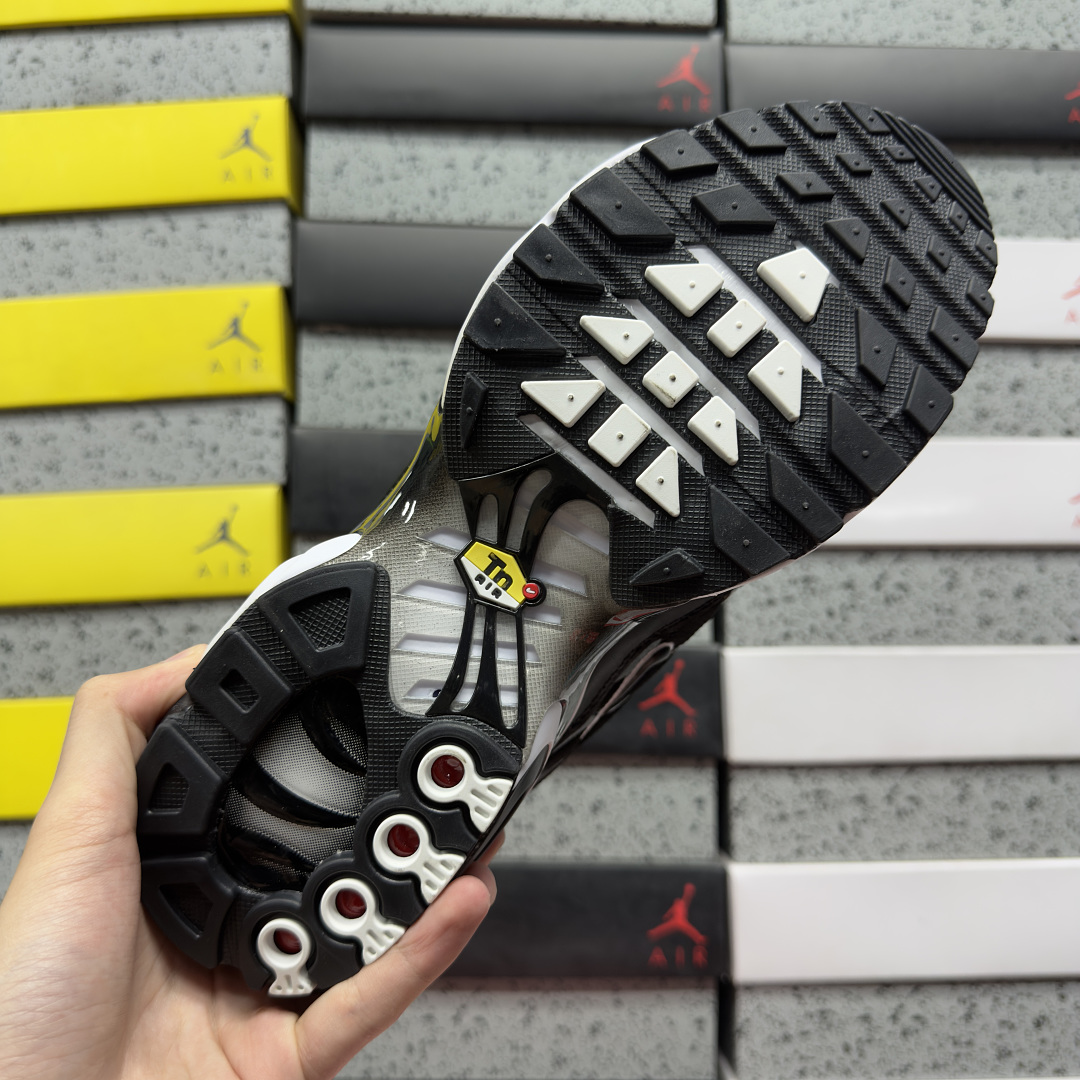 Nike Air Max Plus - Image 9