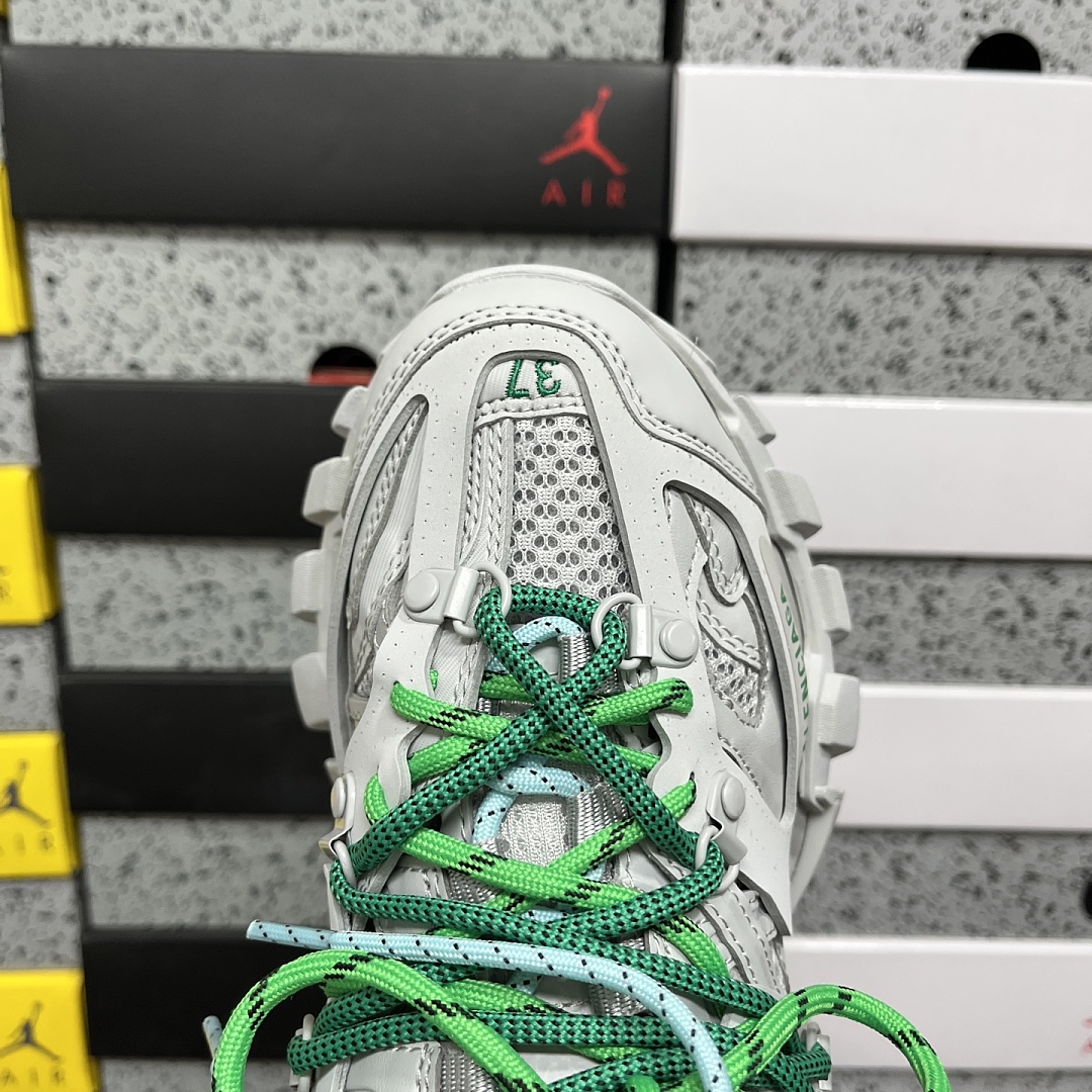 Balenciaga BLCG Track 3.0 - Image 7