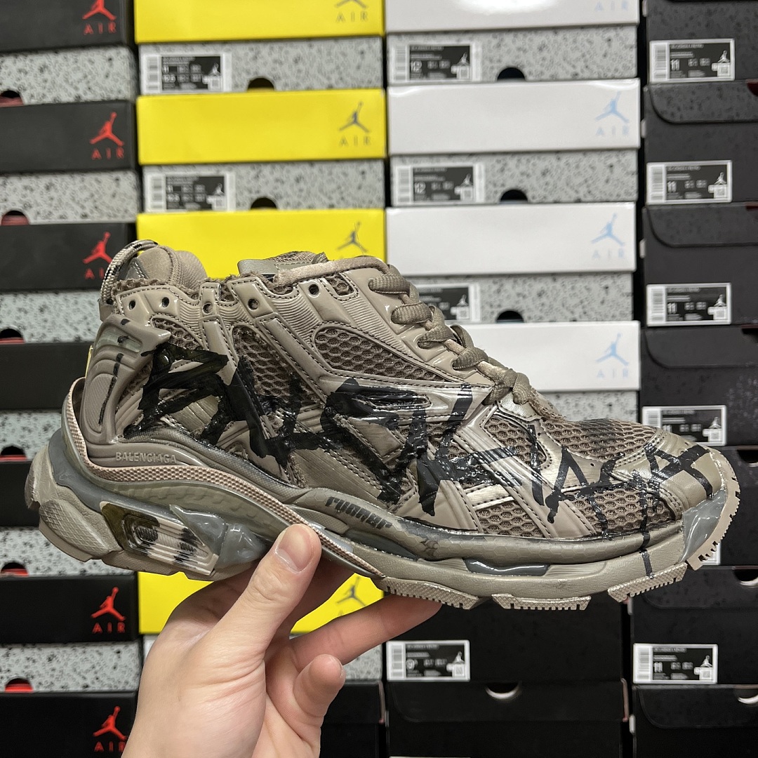 Balenciaga BLCG Runner 7.0 - Image 7