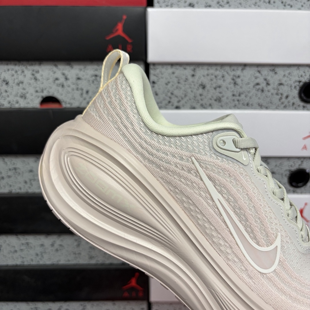 Nike Vomero Plus Silt (Red) - Image 4