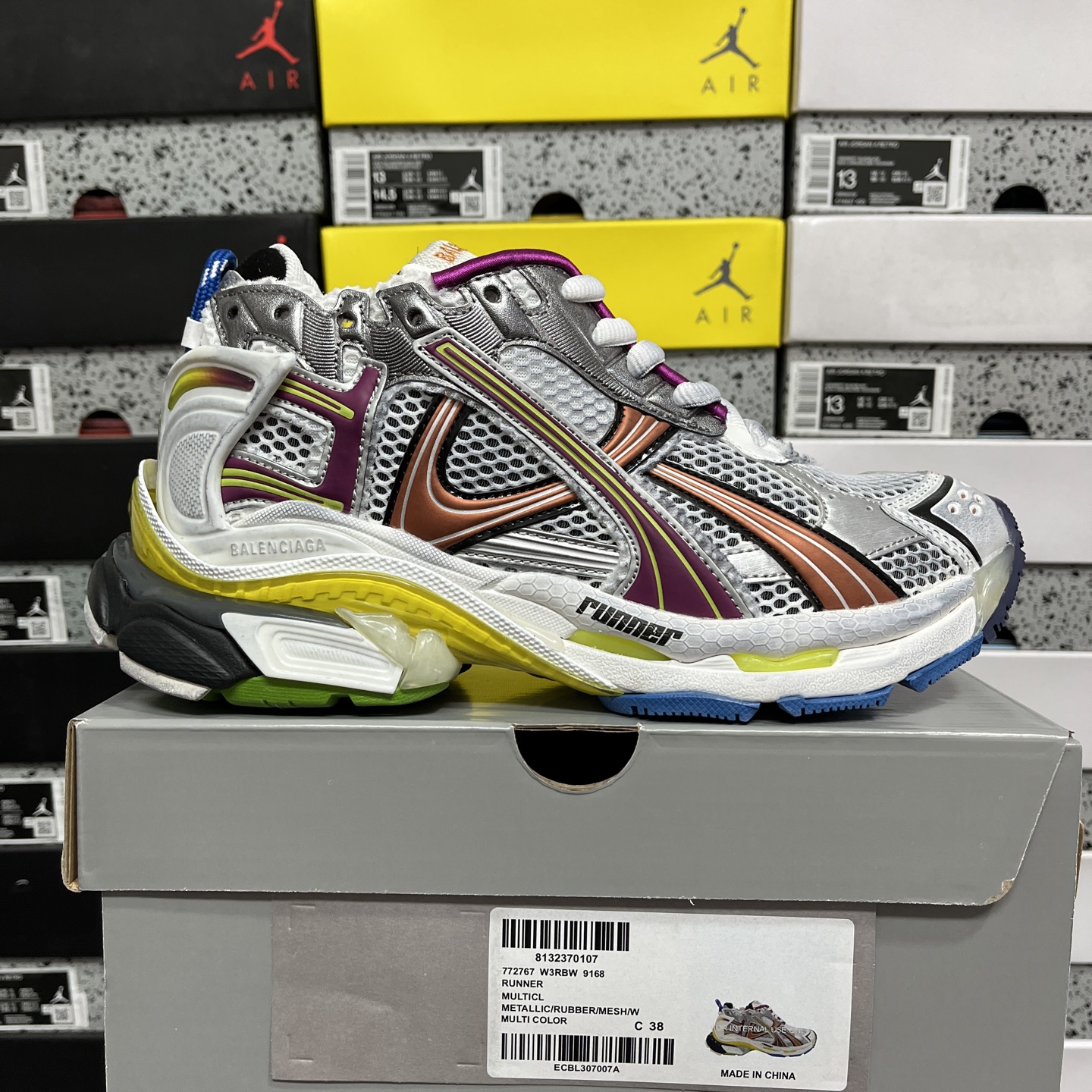 Balenciaga BLCG Runner 7.5 - Image 11