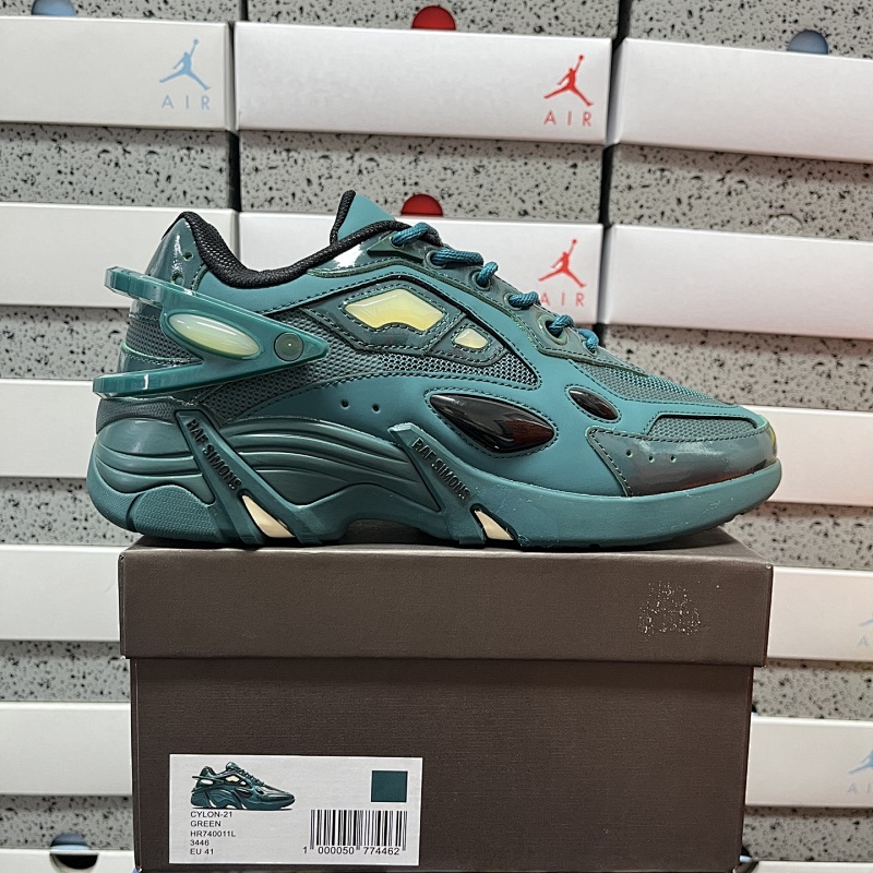 On Running Raf Simons Cylon-21