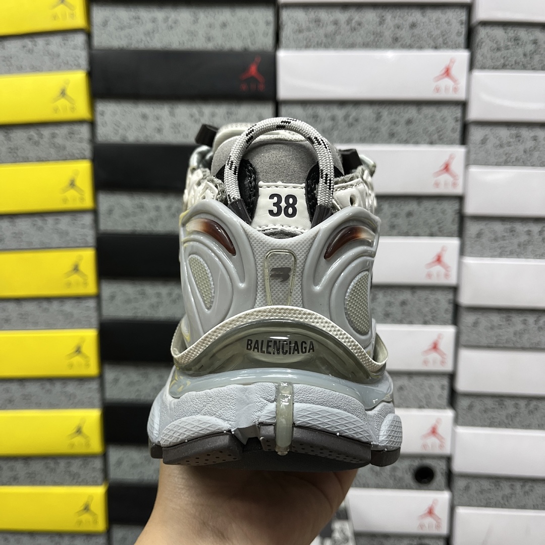 Balenciaga BLCG Runner 7.5 - Image 7