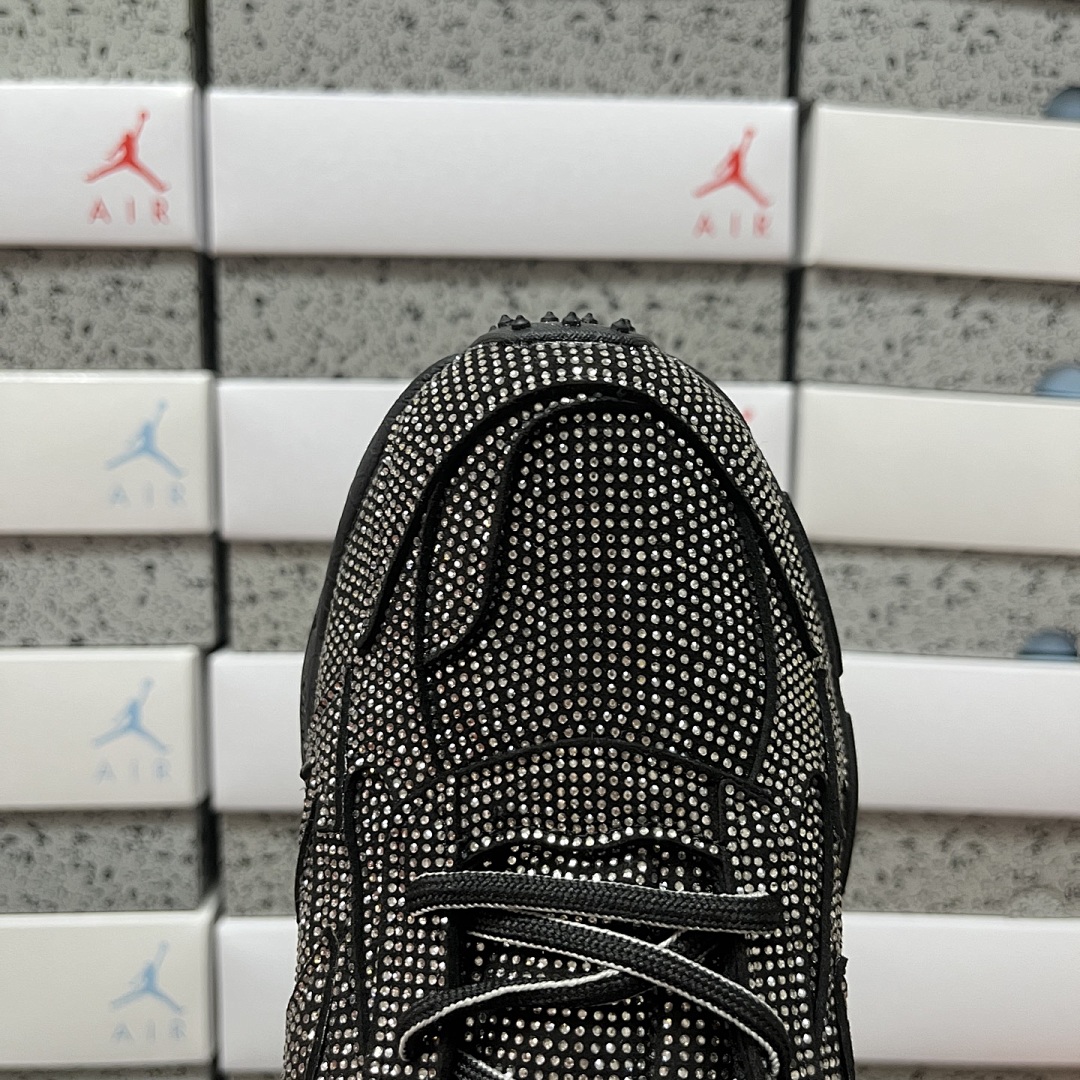 Off-White Be Right Back - Image 9
