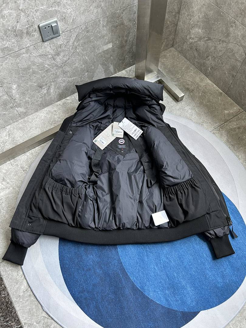 Canada Goose Chilliwack Bomber Jacket - Image 33