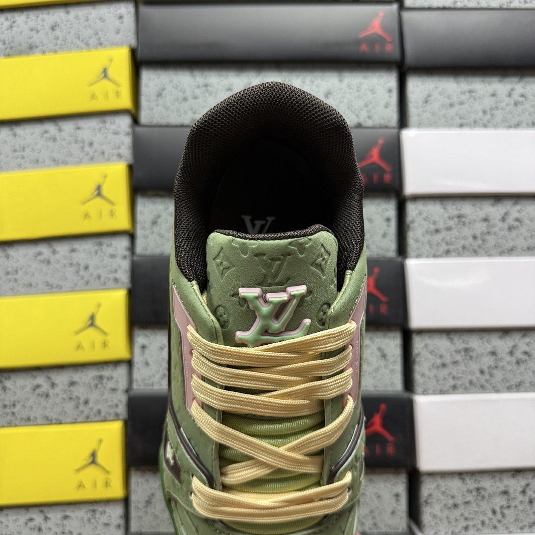 Louis Vuitton Trainer V2-20 - Image 3