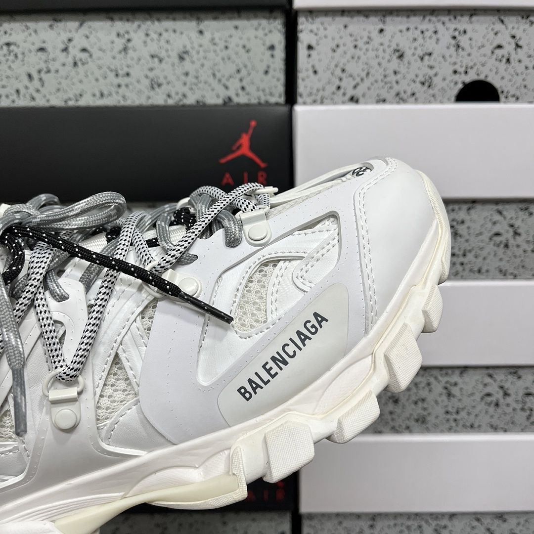 Balenciaga BLCG Track 3.0 - Image 4