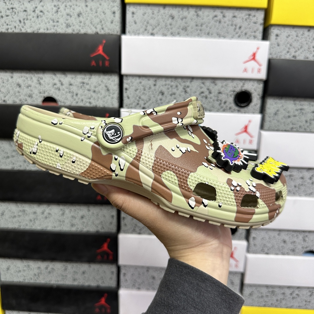 Crocs Classic Clog XLARGE Desert Camo Collab - Image 7