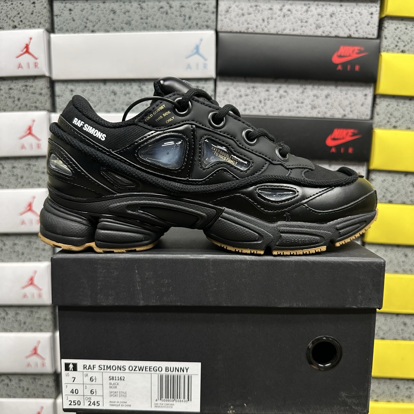 On Running Ozweego Bunny Raf Simons Core (Black) - Image 11