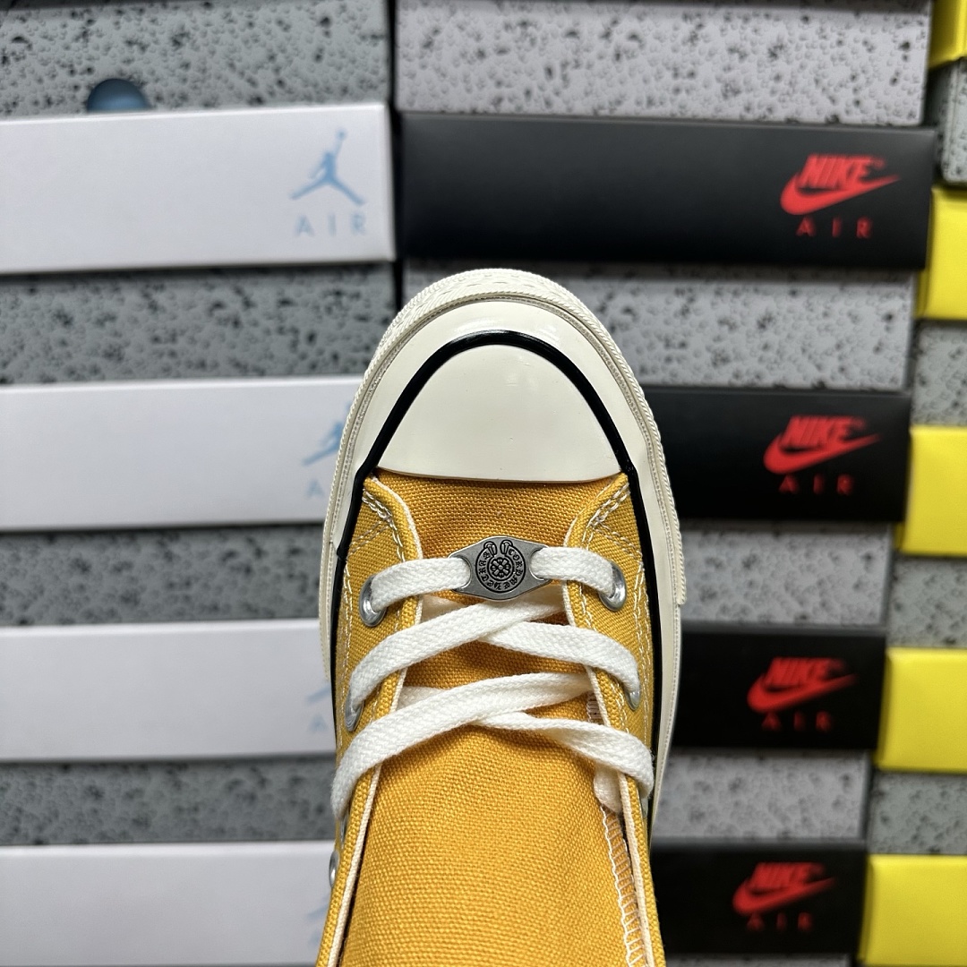 Converse Chuck Taylor All Star 70 Hi - Image 3