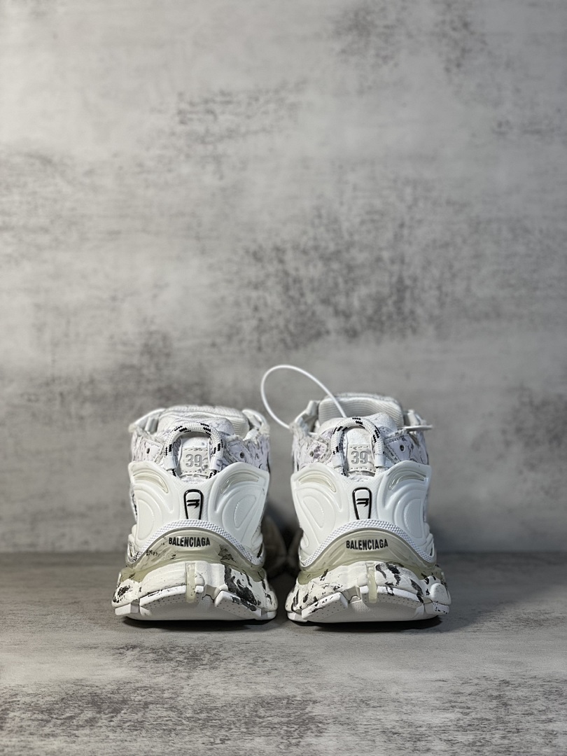 Balenciaga Runner 7.5 - Image 49