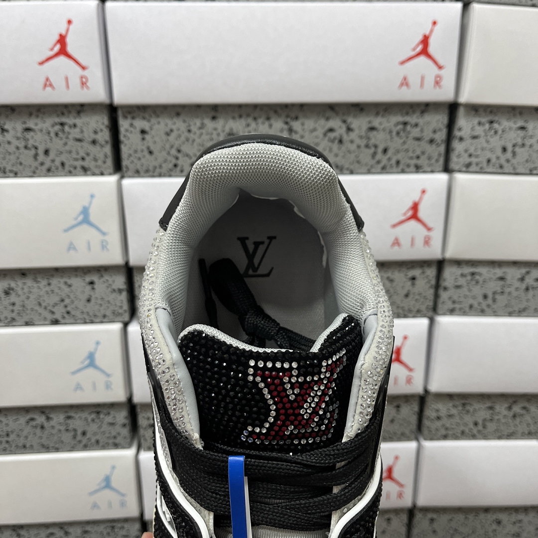 Louis Vuitton Trainer Rhinestone - Image 7