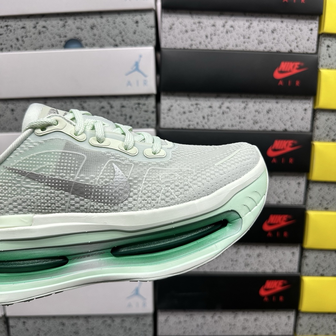 Nike Vomero Premium Barely (Green) - Image 3