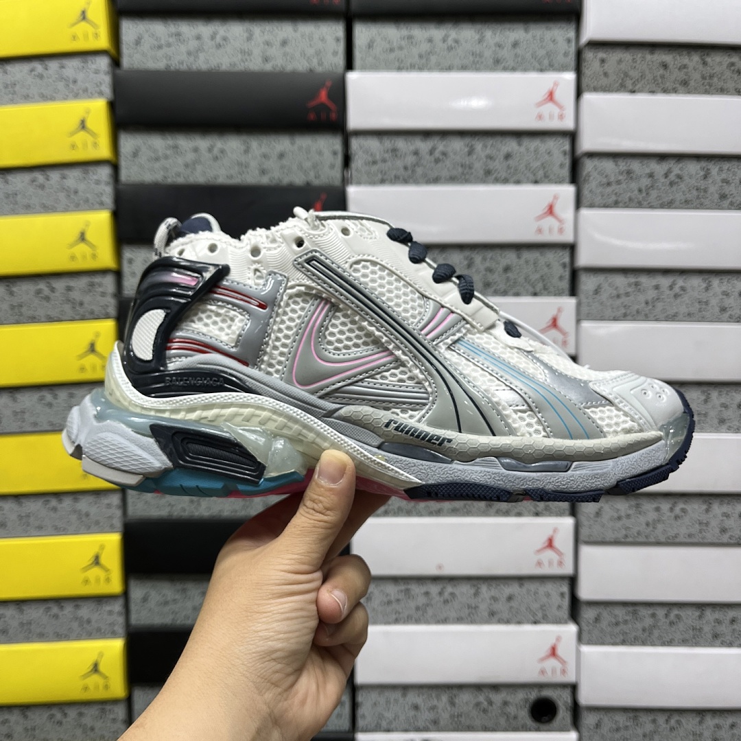 Balenciaga BLCG Runner 7.5 - Image 2