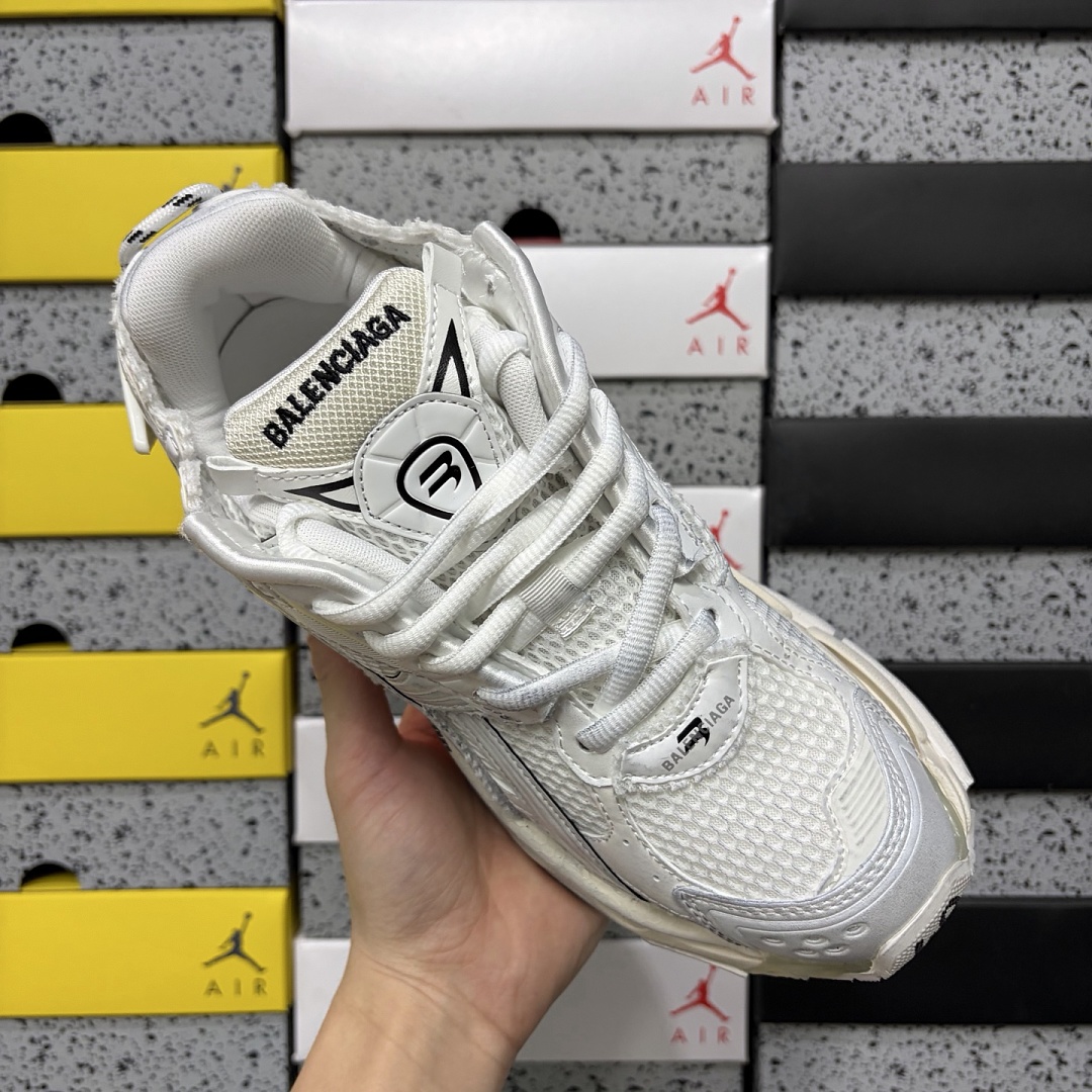 Balenciaga Runner LED 7.5 (White) - Image 9