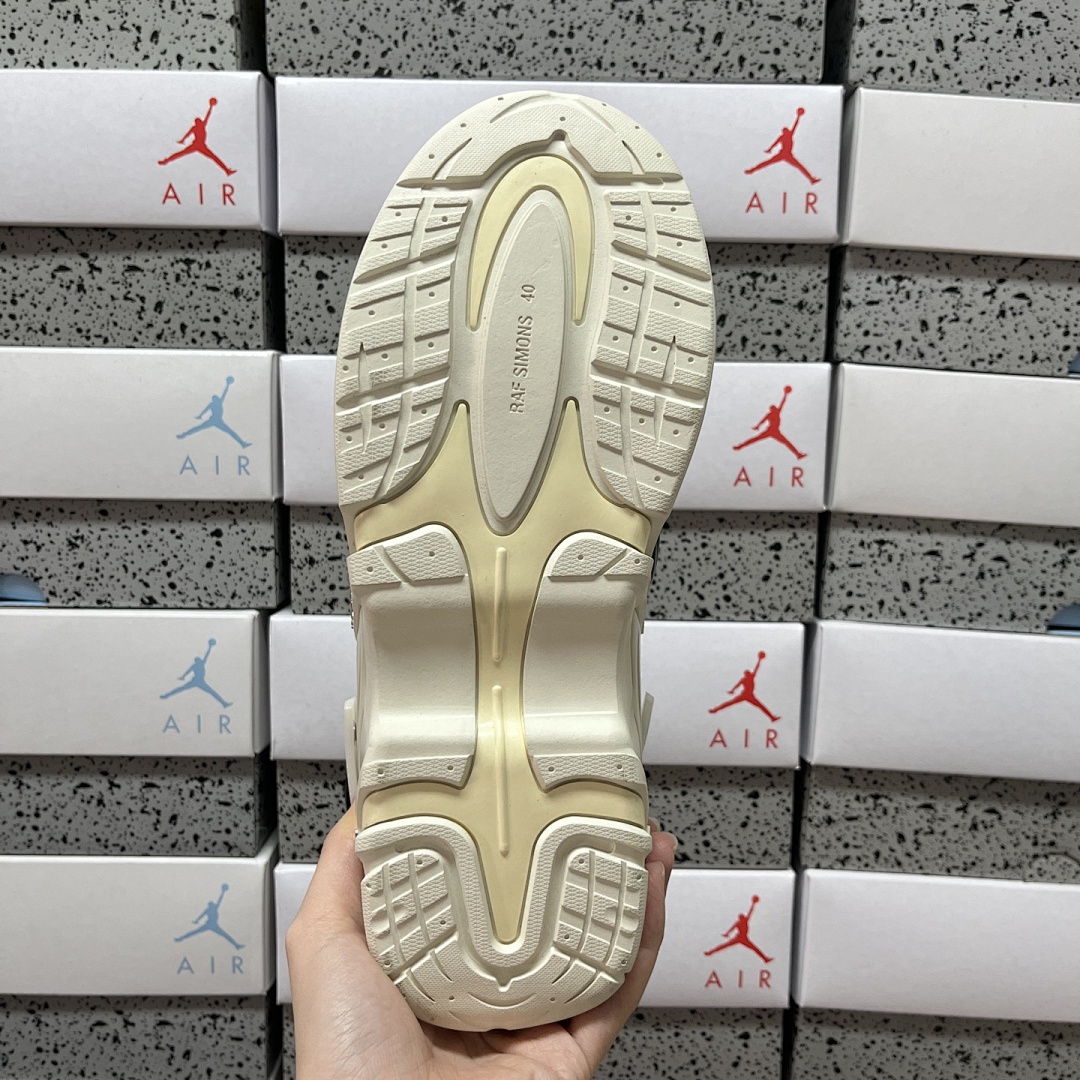 On Running Raf Simons Cylon-21 - Image 4