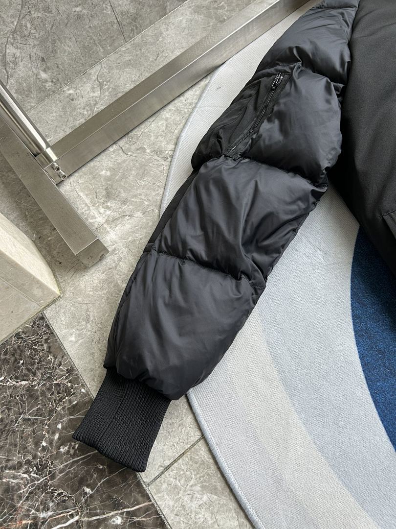 Canada Goose Chilliwack Bomber Jacket - Image 50