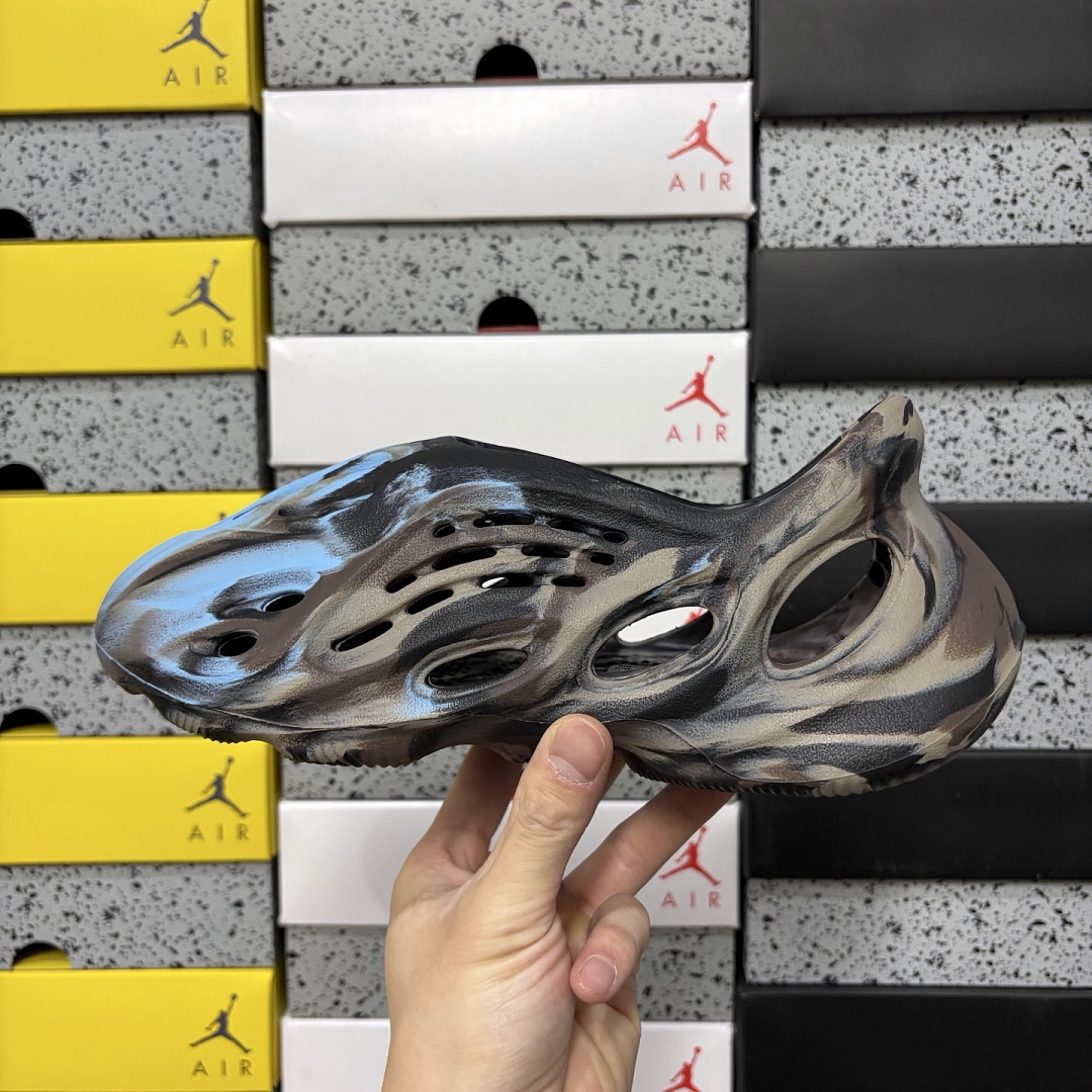 Adidas Yeezy Foam RNR MX Cinder Clogs - Image 5