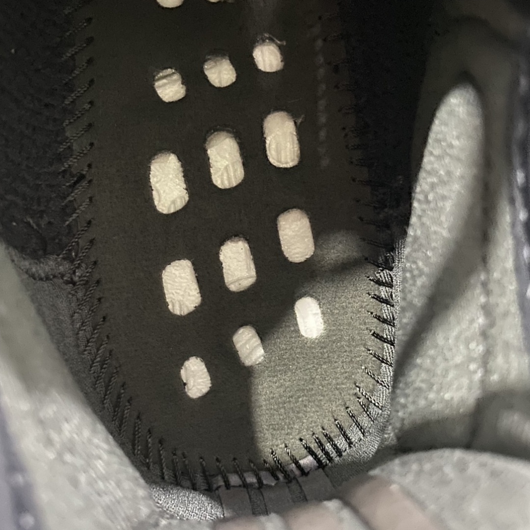 Adidas Yeezy 350 - Image 11