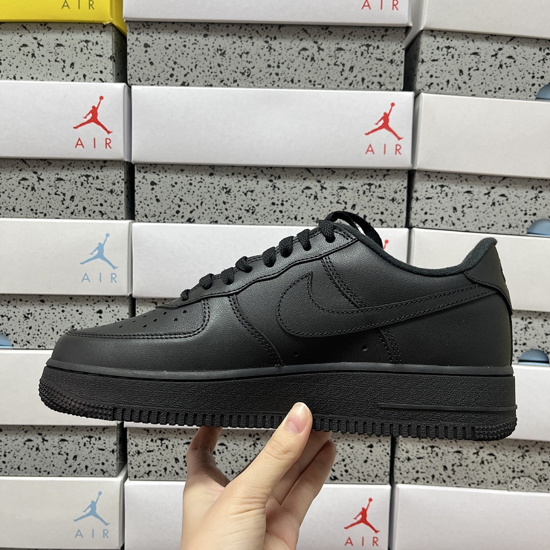 Nike Air Force 1 Low Supreme (Black) - Image 2