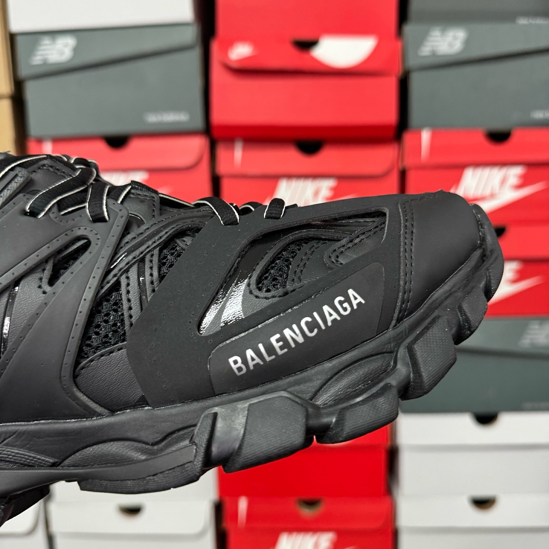 Balenciaga Track Black LED - Image 5