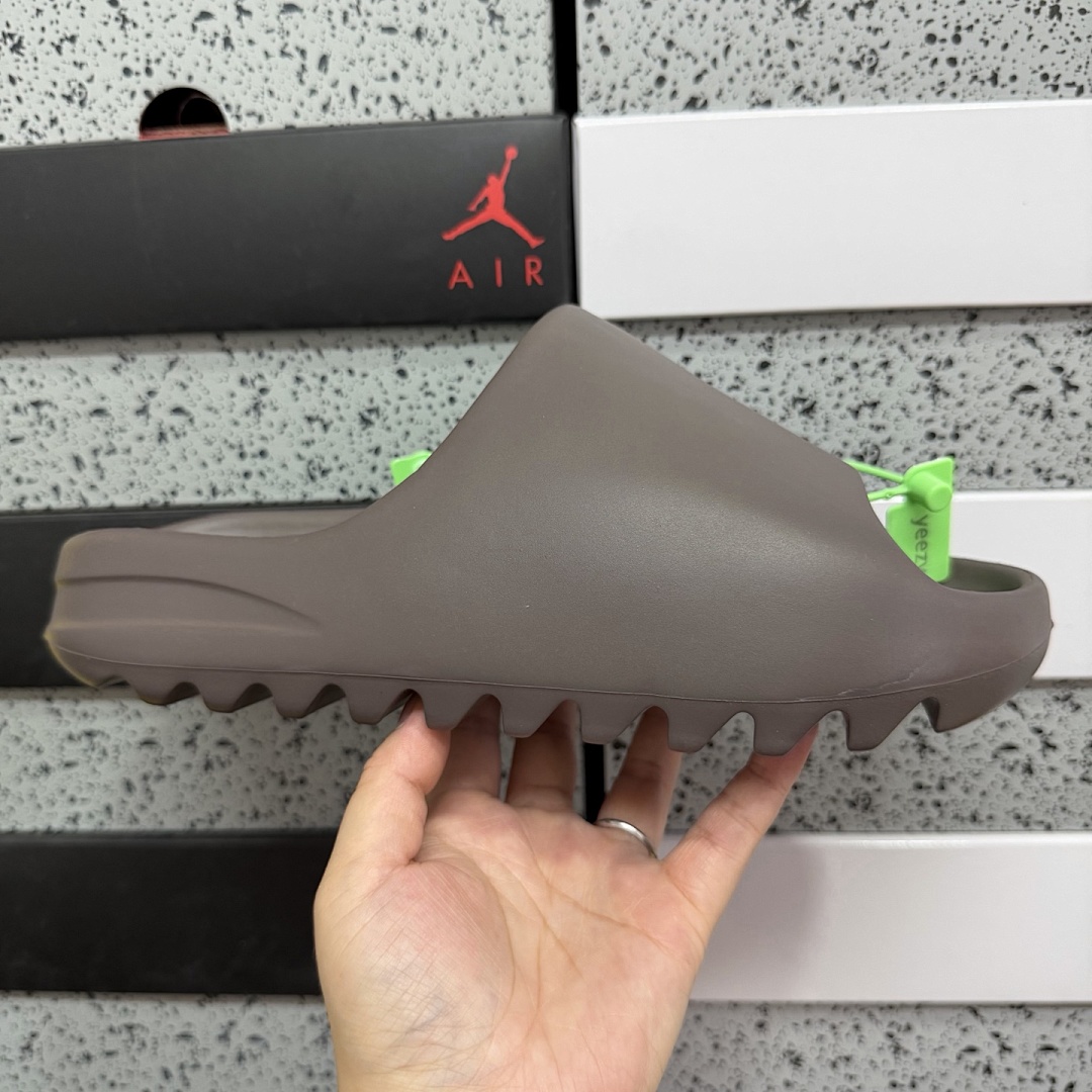 Adidas Slide/Foam Runner - Image 63