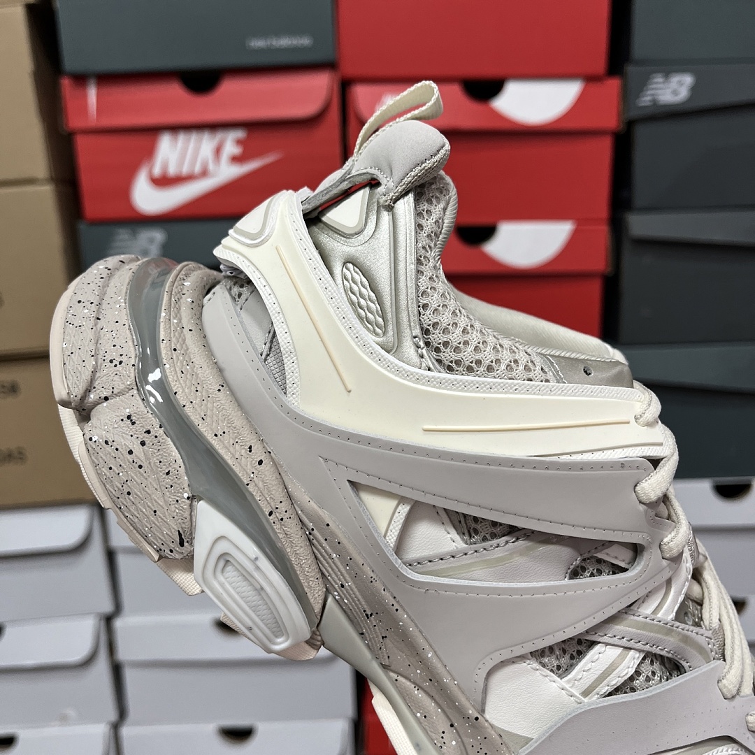 Balenciaga BLCG Track - Image 10