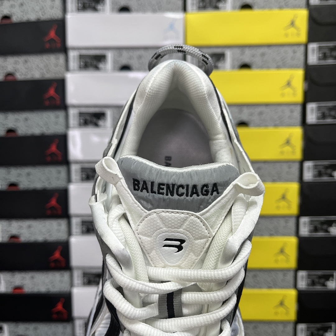 Balenciaga BLCG Runner 7.5 - Image 2