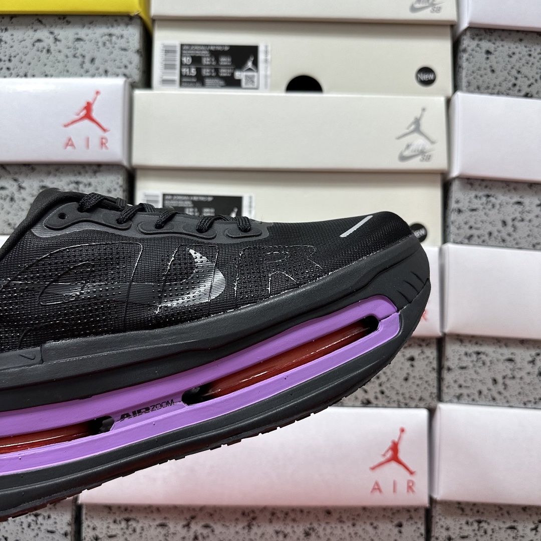 Nike Vomero Premium HQ2050-880 - Image 3