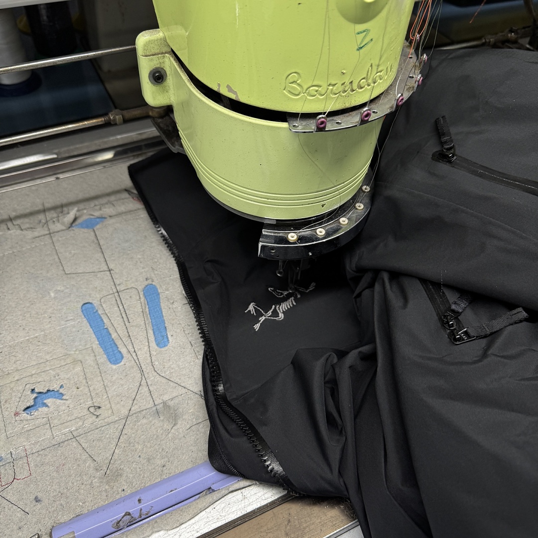 Arc'teryx Macai Jacket Black 70 Velvet - Image 7