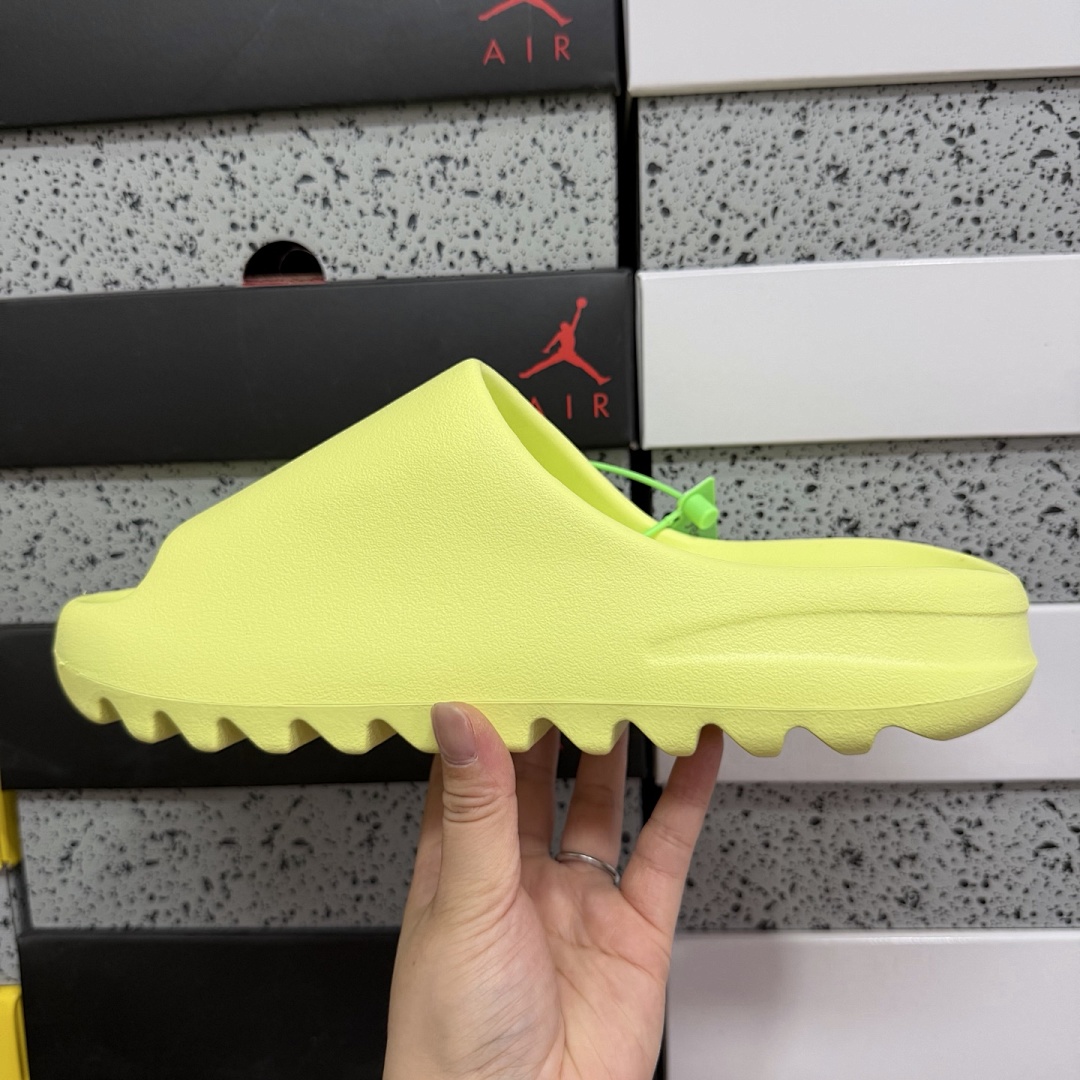 Adidas Slide/Foam Runner - Image 3