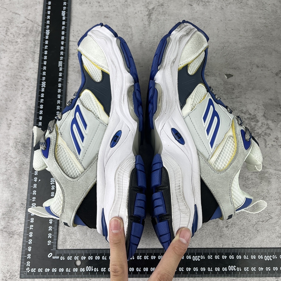 Balenciaga Cargo - Image 38