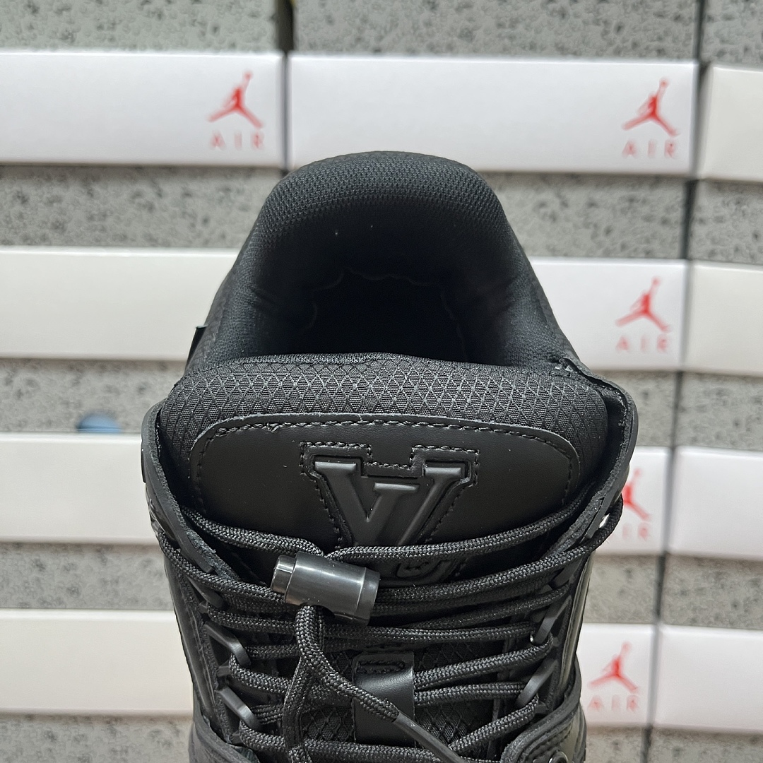 Louis Vuitton Trainer Maxi (Black) - Image 5