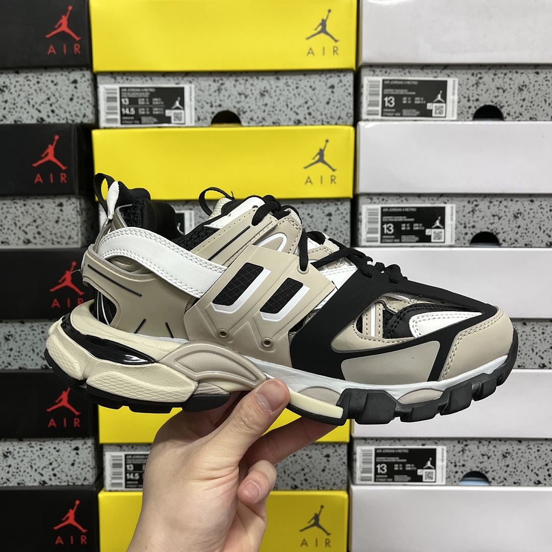 Balenciaga BLCG Track 3.0 - Image 8