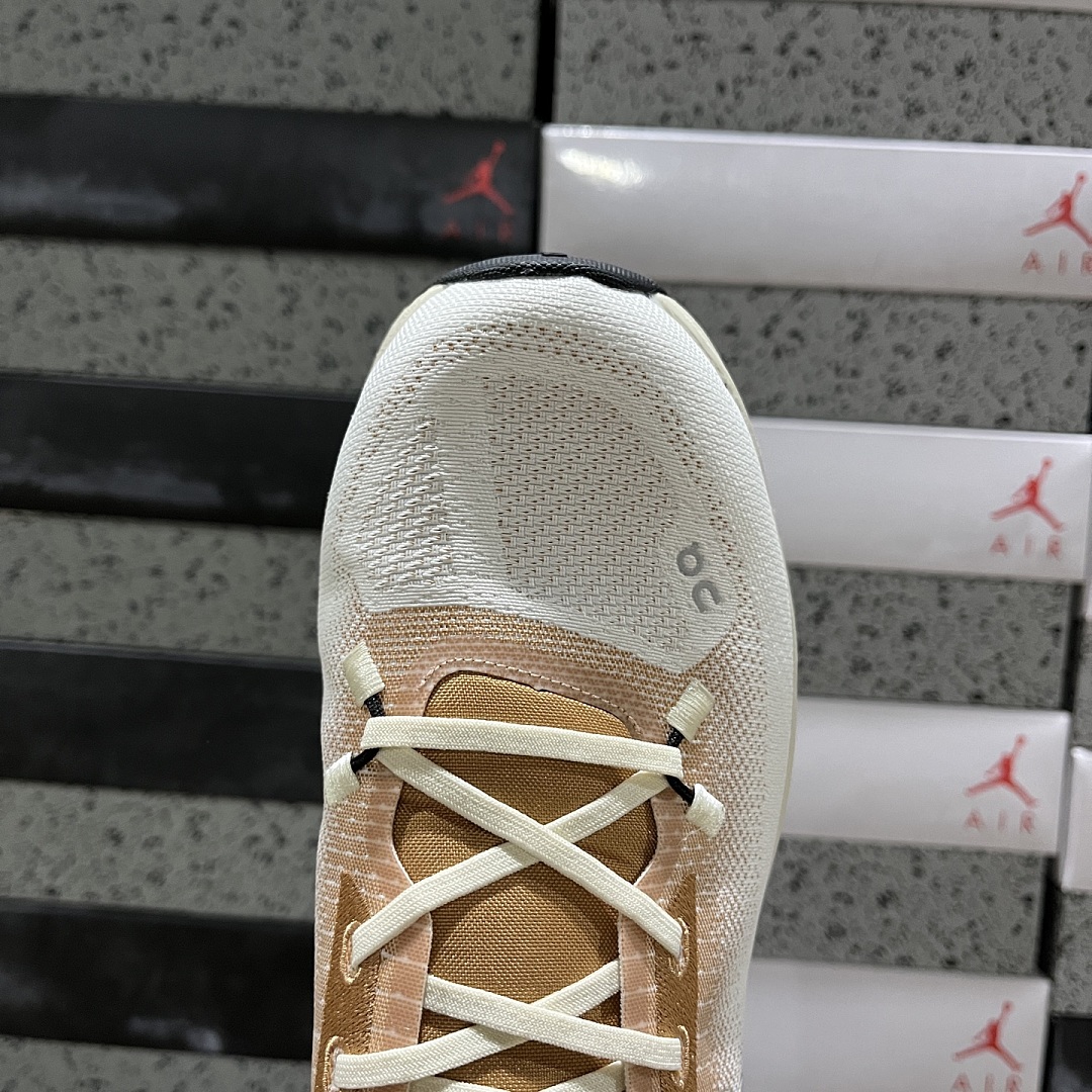 On Running Running Cloudtilt Ivory Almond - Image 4