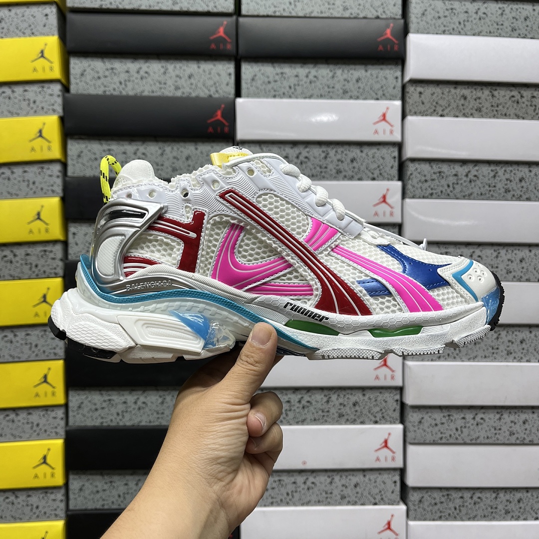 Balenciaga BLCG Runner 7.5 - Image 3