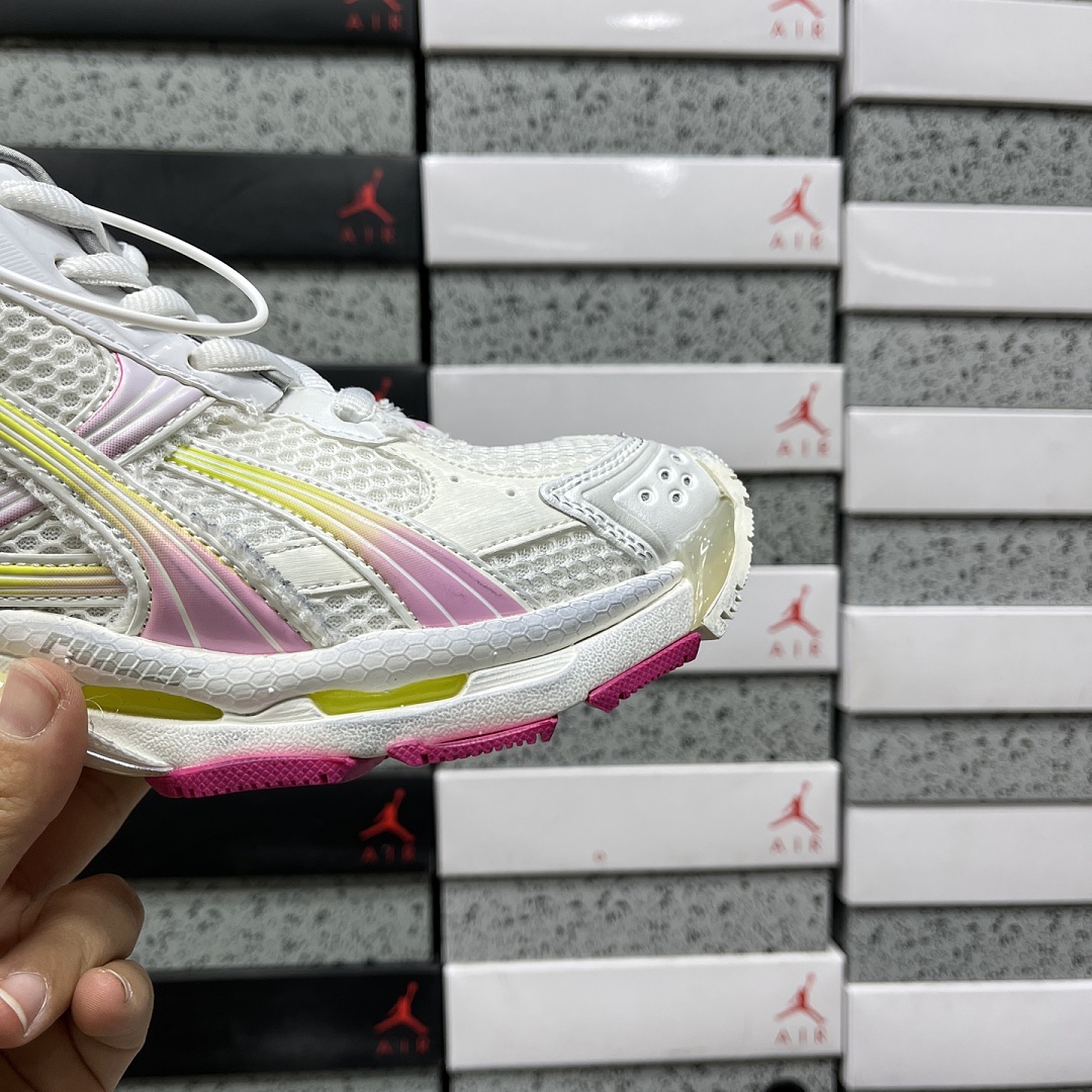 Balenciaga BLCG Runner - Image 41
